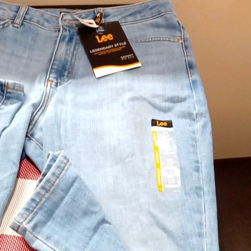 Lee. Lee. jean